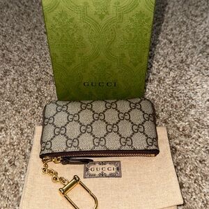 ✨100% AUTHENTIC GUCCI OPHIDIA BROWN KEY POUCH LIKE NEW/USED (DISCONTINUED)✨W/BOX